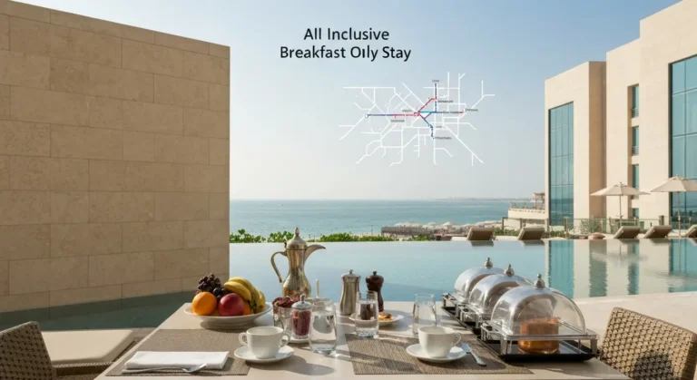 Śniadanie na tarasie resortu przy plaży na Palm Jumeirah w Dubaju